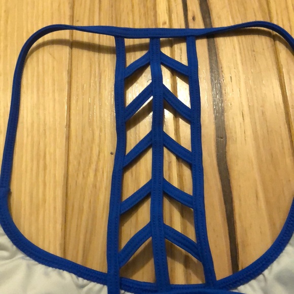 Swim Suit Top Size:M - Picture 2 of 3